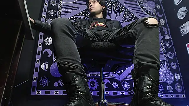 Dicaprioo  online show from February 17, 2025, 4:59 pm