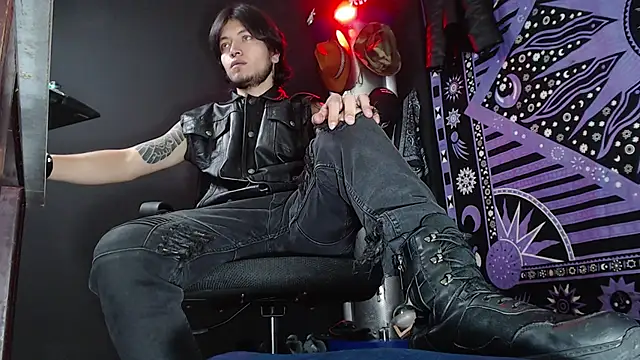 Dicaprioo  online show from March 10, 2025, 6:12 pm