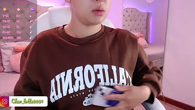 Charlotte Jones   online show from February 2, 2025, 11:19 am