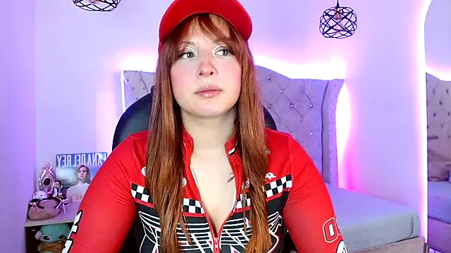 Charlotte Jones   online show from December 5, 2025, 12:25 pm