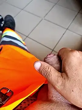 Szeltolo001 online show from September 19, 2025, 12:28 pm