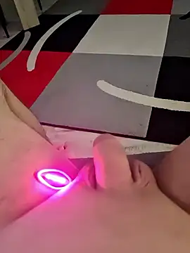 Szeltolo001 online show from January 9, 2026, 4:37 am