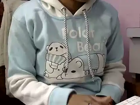 momo lov online show from December 23, 2024, 4:44 am