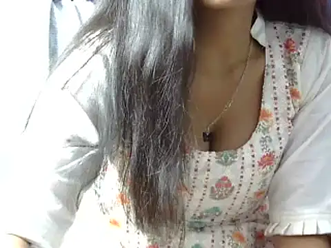 momo lov online show from January 20, 2025, 8:52 am