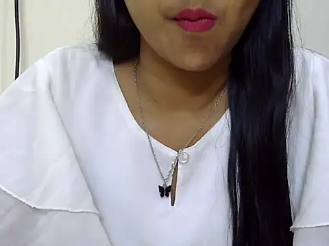 momo lov online show from March 19, 2025, 5:52 am