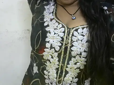 momo lov online show from September 19, 2025, 5:31 am