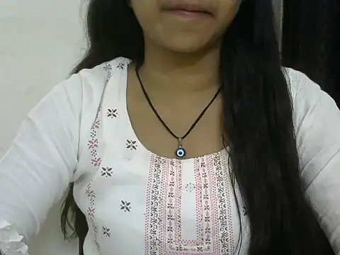 momo lov online show from September 22, 2025, 5:53 am