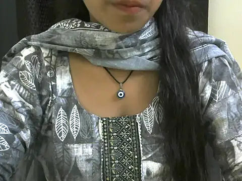 momo lov online show from September 25, 2025, 5:33 am