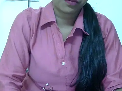 momo lov online show from October 13, 2025, 4:12 am