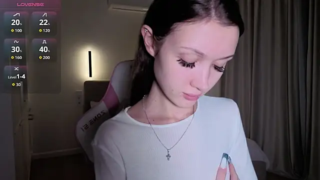 Snapshot of sweetiebones chatting on May 20, 2026, 9:54 pm sweetiebones online show from May 20, 2026, 9:54 pm