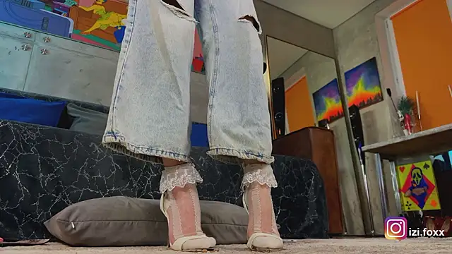 izi-fox online show from February 8, 2026, 4:43 pm