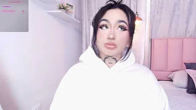 bella-green online show from March 18, 2025, 7:10 pm