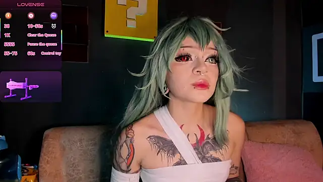 Elettra Rou online show from October 4, 2025, 8:40 pm