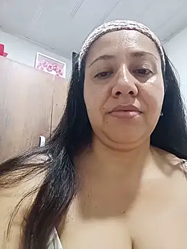 Snapshot of layla_gomez chatting on May 31, 2026, 3:58 am layla gomez online show from May 31, 2026, 3:58 am