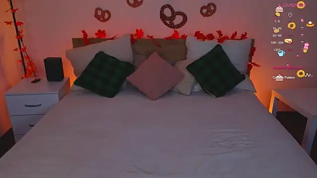 Hayle Hill online show from September 30, 2025, 2:27 am