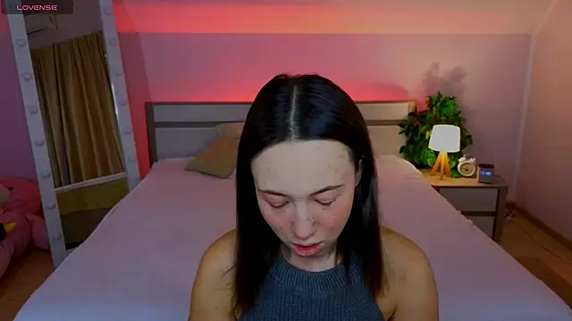 Hayle Hill online show from November 11, 2025, 1:38 am