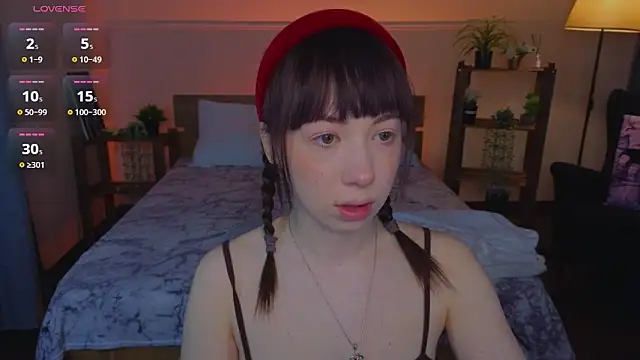 Snapshot of Hayle_Hill chatting on May 3, 2026, 1:44 am Hayle Hill online show from May 3, 2026, 1:44 am