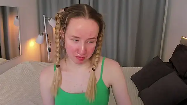 Cassie Kelman online show from March 16, 2025, 8:43 pm