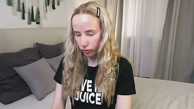 Cassie Kelman online show from April 14, 2026, 8:48 pm