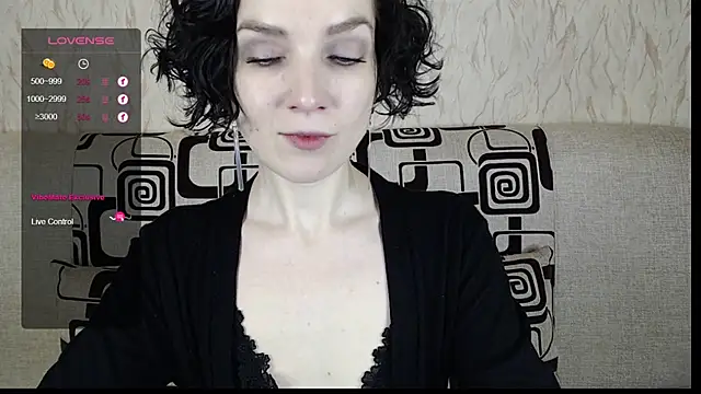 TinaWince online show from February 6, 2025, 5:46 am