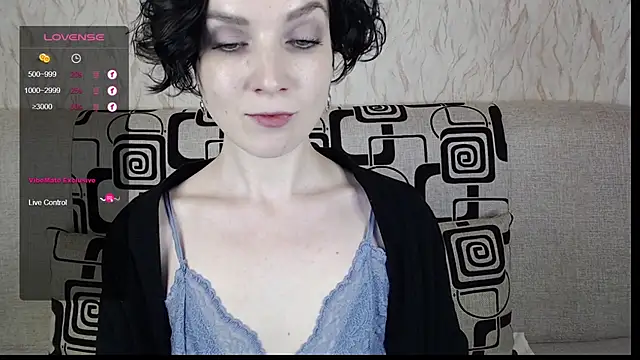 TinaWince online show from February 21, 2025, 8:40 am