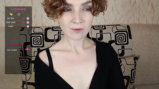 TinaWince online show from October 5, 2025, 4:33 am