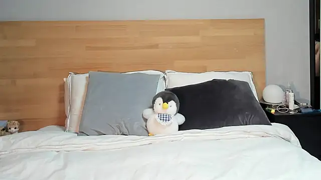  alaiasmile  online show from February 12, 2026, 2:45 pm