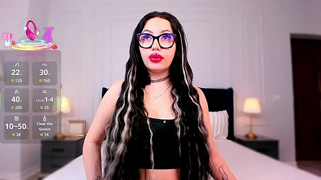 LisaRaee online show from February 11, 2026, 5:23 am