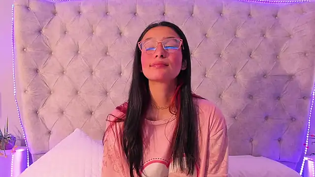 dafne bss online show from April 11, 2026, 5:01 am