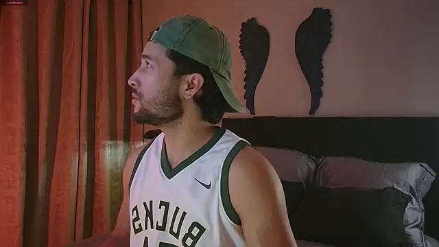 Valentinoford online show from February 6, 2026, 2:27 am