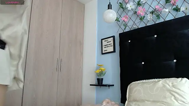 evatits 1 online show from March 24, 2026, 1:27 pm