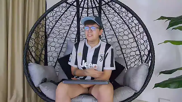 alex noa online show from November 4, 2025, 6:18 pm