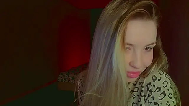 mia raspberrie online show from March 16, 2025, 1:28 am