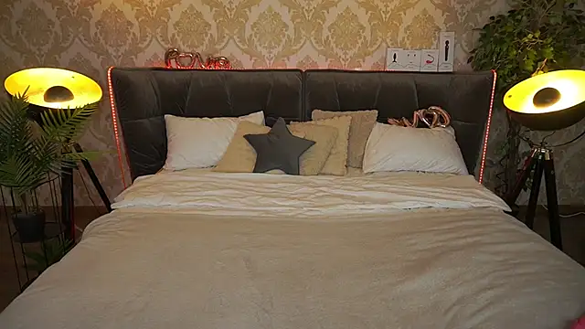 ArianaDarkk online show from March 9, 2025, 3:32 am