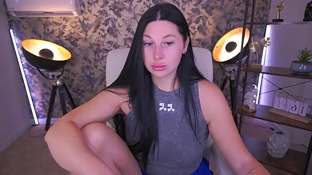 Snapshot of ArianaDarkk chatting on July 17, 2026, 6:42 am ArianaDarkk online show from July 17, 2026, 6:42 am