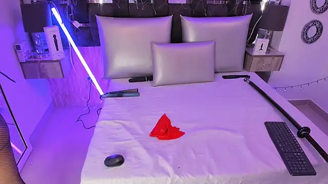 Charlotte Myers online show from January 28, 2025, 11:49 am