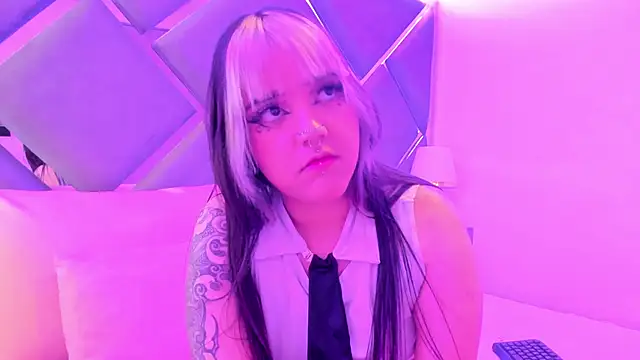 Charlotte Myers online show from September 10, 2025, 7:47 pm