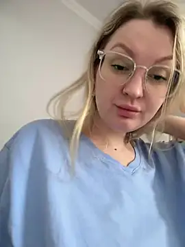 Snapshot of Teya_moon_ chatting on February 7, 2025, 9:47 am Teya moon online show from February 7, 2025, 9:47 am