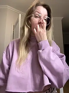 Snapshot of Teya_moon_ chatting on March 30, 2026, 5:14 pm Teya moon online show from March 30, 2026, 5:14 pm