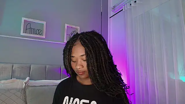Snapshot of Anneth__M chatting on March 20, 2025, 10:51 pm Anneth M online show from March 20, 2025, 10:51 pm