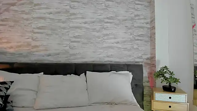 Snapshot of Anneth__M chatting on September 30, 2025, 8:14 pm Anneth M online show from September 30, 2025, 8:14 pm