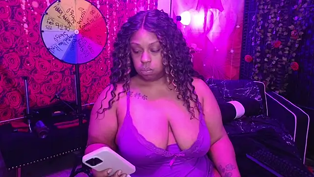 Snapshot of cheriserozequeen chatting on April 7, 2026, 12:00 am cheriserozequeen online show from April 7, 2026, 12:00 am