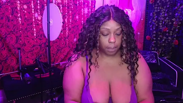 Snapshot of cheriserozequeen chatting on April 7, 2026, 1:33 pm cheriserozequeen online show from April 7, 2026, 1:33 pm