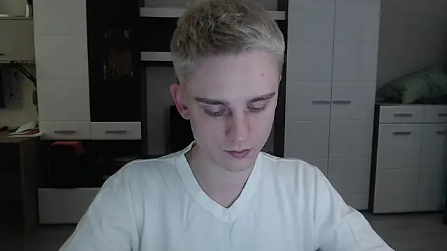 angryzan online show from February 21, 2025, 10:39 am