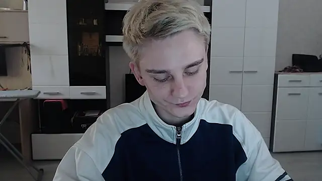 angryzan online show from March 18, 2025, 10:25 am