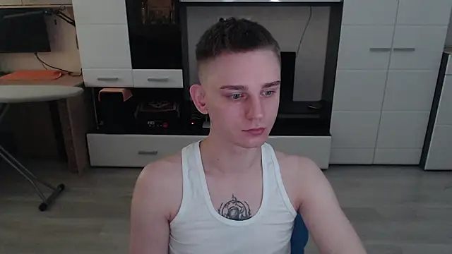 angryzan online show from October 2, 2025, 4:52 am