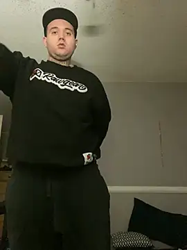 Snapshot of 817raul chatting on December 15, 2024, 8:52 am 817raul online show from December 15, 2024, 8:52 am