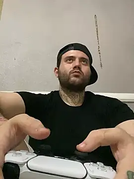 Snapshot of 817raul chatting on January 26, 2025, 4:09 am 817raul online show from January 26, 2025, 4:09 am