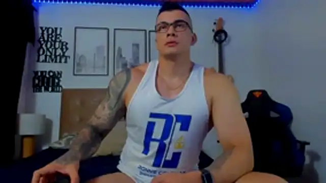 seancarreraa online show from November 6, 2025, 5:14 pm