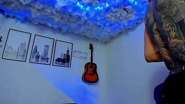 seancarreraa online show from April 24, 2026, 2:25 am